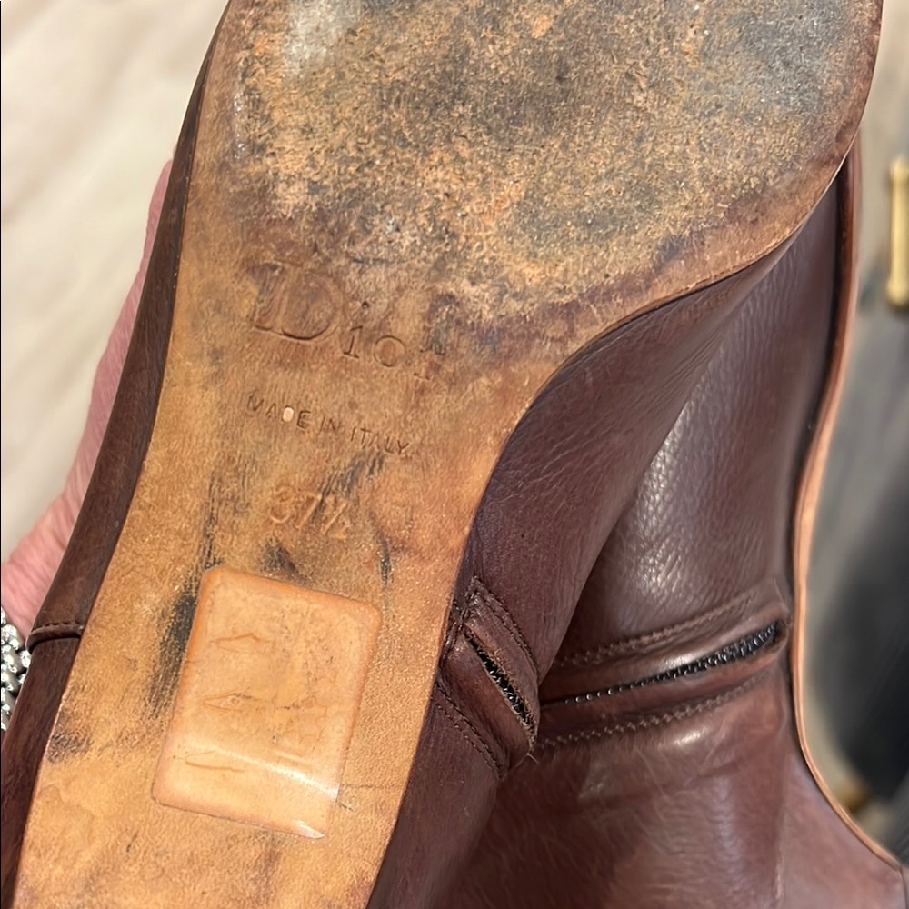 Dior Brown Heeled Boots with Classic Design - Picture 6 of 7